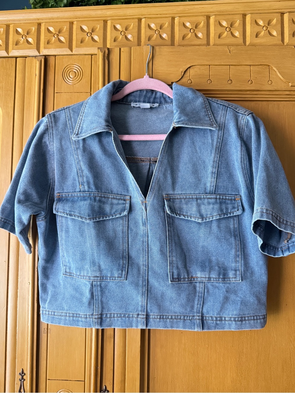 HYFVE Denim Utility Crop Top Medium Short Sleeve Chambray Shirt NWOT